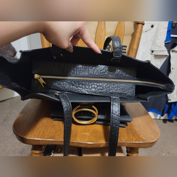 Authentic Vince Camuto Livy Large Tote (Black) - Picture 7 of 13